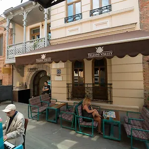 Otel Opinion, Tiflis